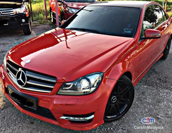 Mercedes Benz C180 CGI 1.6-LITER LUXURY SEDAN Automatic 2013 - image 3