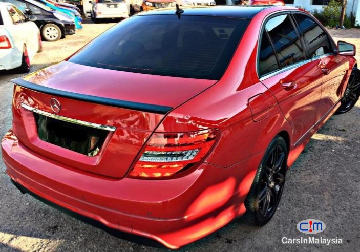 Mercedes Benz C180 CGI 1.6-LITER LUXURY SEDAN Automatic 2013 - image 4