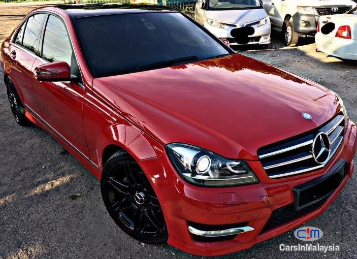 Mercedes Benz C180 CGI 1.6-LITER LUXURY SEDAN Automatic 2013 - image 5