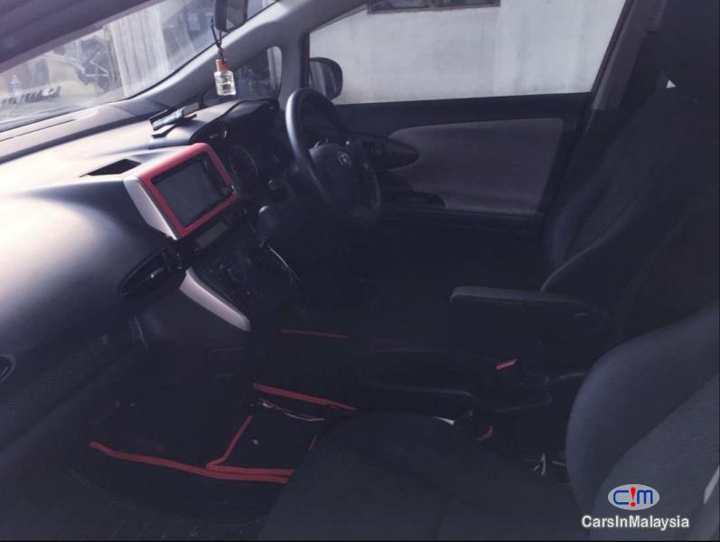 Toyota Wish 1800 Automatic 2014 - image 6