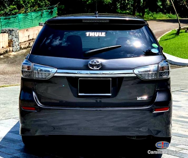 Toyota Wish 1.8-LITER FAMILY MPV Automatic 2013
