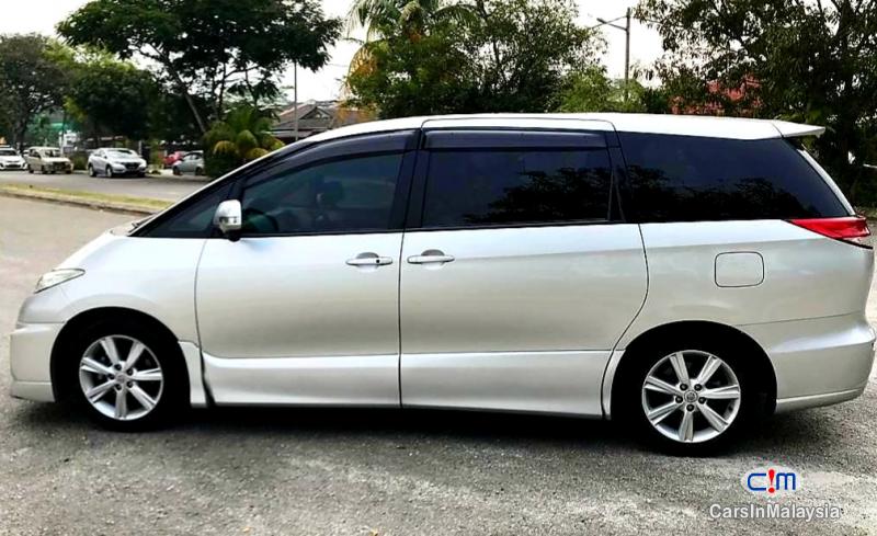 Toyota Estima 2.4-LITER LUXURY FAMILY MPV 7 SEATER Automatic 2012 - image 2