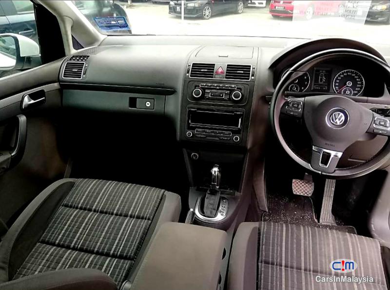 Volkswagen Cross Touran 1.4-LITER TSI FUEL SAVER FAMILY MPV Automatic 2012 - image 5