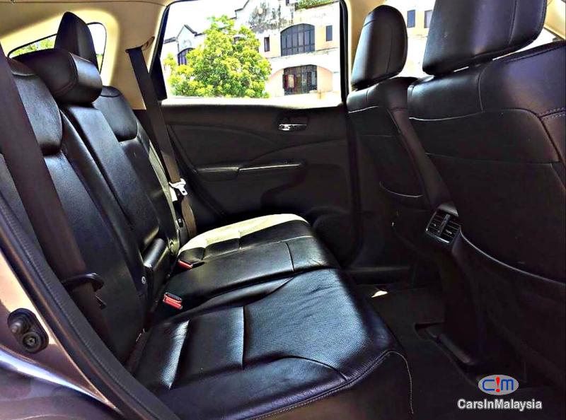 Honda CR-V 2.0-LITER LUXURY FAMILY SUV Automatic 2015 - image 9