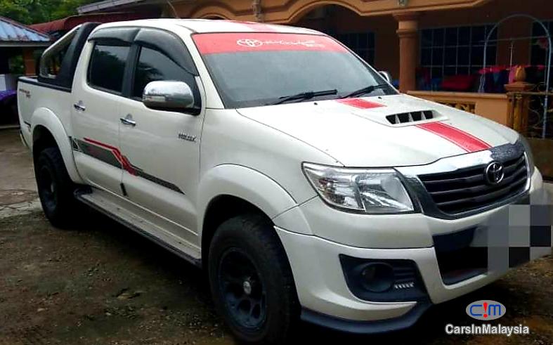 Toyota Hilux 2.5-LITER 4X4 DOUBLE CAB TURBO DIESEL Automatic 2015 in Kuala Lumpur