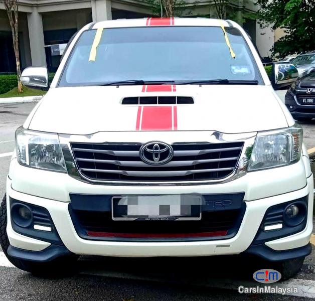 Toyota Hilux 2.5-LITER 4X4 DOUBLE CAB TURBO DIESEL Automatic 2015 in Malaysia - image