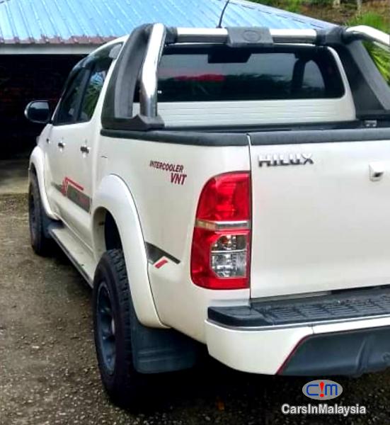Toyota Hilux 2.5-LITER 4X4 DOUBLE CAB TURBO DIESEL Automatic 2015 - image 9