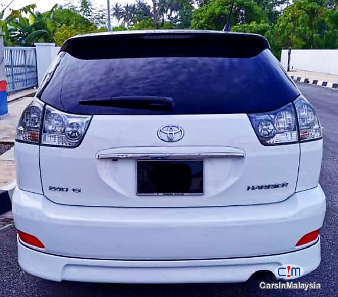 Toyota Harrier 2.4-LITER LUXURY SUV Automatic 2011 - image 2