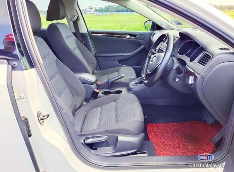 Volkswagen Jetta 1.4-LITER SEDAN TURBO Automatic 2017 - image 8