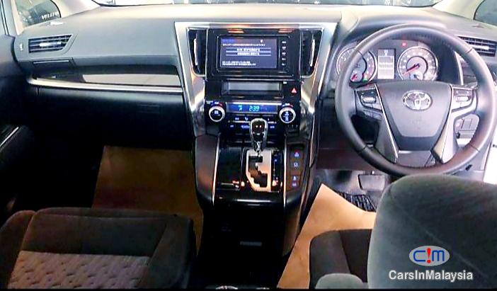 Toyota Vellfire 2.5-LITER LUXURY MPV NEW ROBOT MODEL FACELIFT Automatic 2020 - image 12