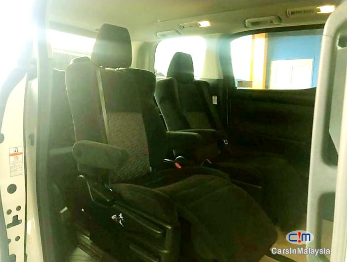 Toyota Vellfire 2.5-LITER LUXURY MPV NEW ROBOT MODEL FACELIFT Automatic 2020 - image 9