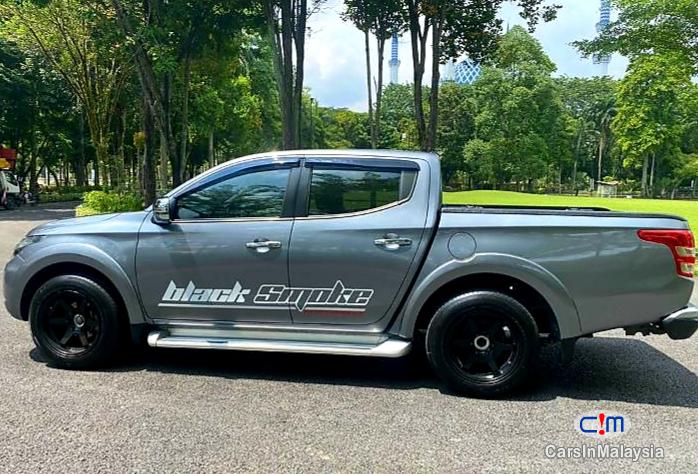 Mitsubishi Triton 2.5-LITER DOUBLE CAB CHASSIS 4X4 DIESEL TURBO Automatic 2017