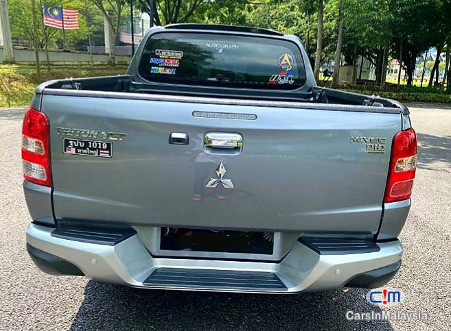 Mitsubishi Triton 2.5-LITER DOUBLE CAB CHASSIS 4X4 DIESEL TURBO Automatic 2017 in Kuala Lumpur