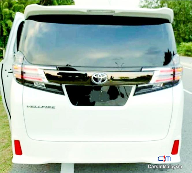 Toyota Vellfire 2.5-LITER LUXURY FAMILY MPV Automatic 2018