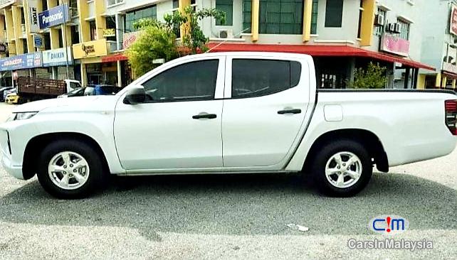 Mitsubishi Triton 2.5-LITER DOUBLE CAB CHASSIS DIESEL TURBO Manual 2020 - image 11
