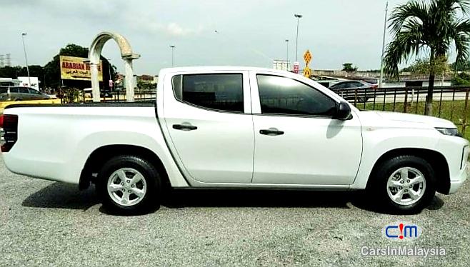 Mitsubishi Triton 2.5-LITER DOUBLE CAB CHASSIS DIESEL TURBO Manual 2020 - image 12