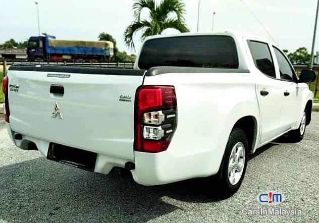 Mitsubishi Triton 2.5-LITER DOUBLE CAB CHASSIS DIESEL TURBO Manual 2020