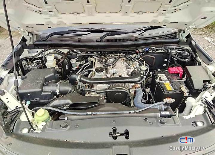 Mitsubishi Triton 2.5-LITER DOUBLE CAB CHASSIS DIESEL TURBO Manual 2020 - image 9