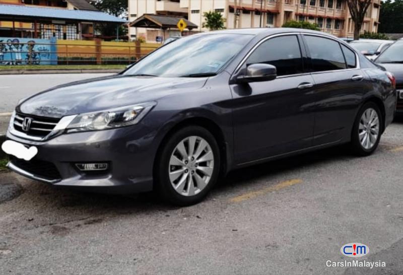 Honda Accord 2.0-LITER LUXURY SEDAN Automatic 2014 - image 2