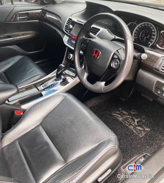 Honda Accord 2.0-LITER LUXURY SEDAN Automatic 2014 - image 4