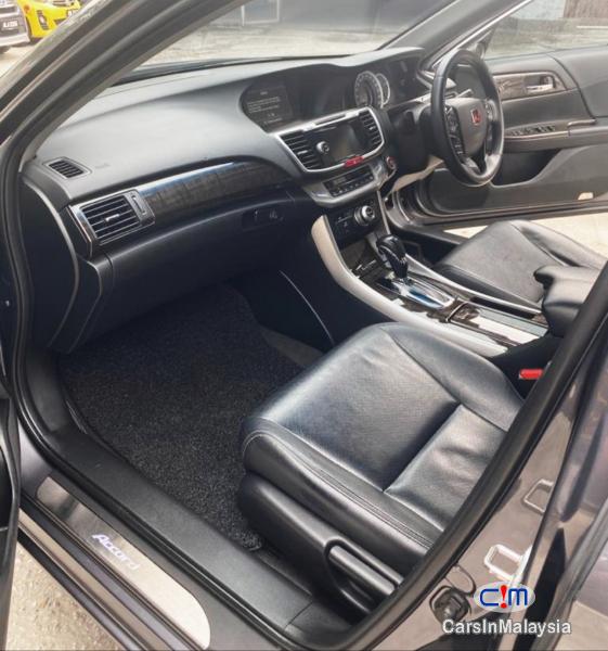 Honda Accord 2.0-LITER LUXURY SEDAN Automatic 2014 - image 5