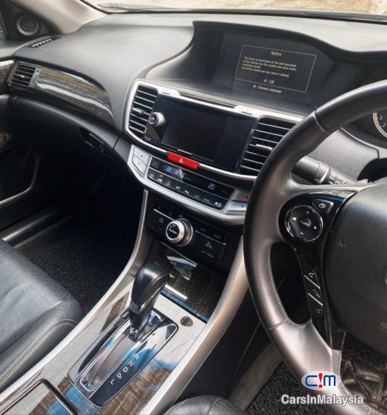 Honda Accord 2.0-LITER LUXURY SEDAN Automatic 2014 - image 6