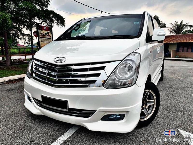 Hyundai Grand Starex 2.5-LITER 11 SEATER FAMILY MPV Automatic 2013