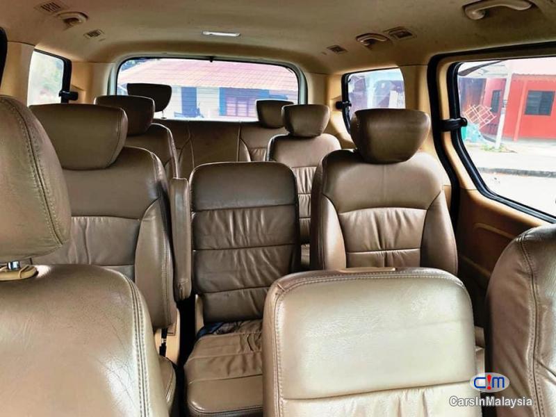 Hyundai Grand Starex 2.5-LITER 11 SEATER FAMILY MPV Automatic 2013 - image 9