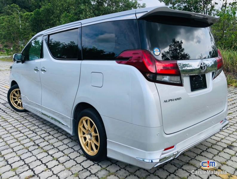 Toyota Alphard 2 5-LITER LUXURY FAMILY MPV SAMBUNG BAYAR Automatic 2017 in Malaysia