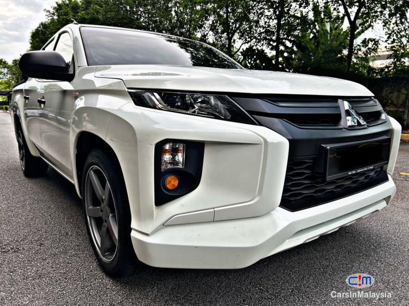 Picture of Mitsubishi Triton 2.5-LITER 2WD CAB CHASIS NEW FACELIFT Manual 2022