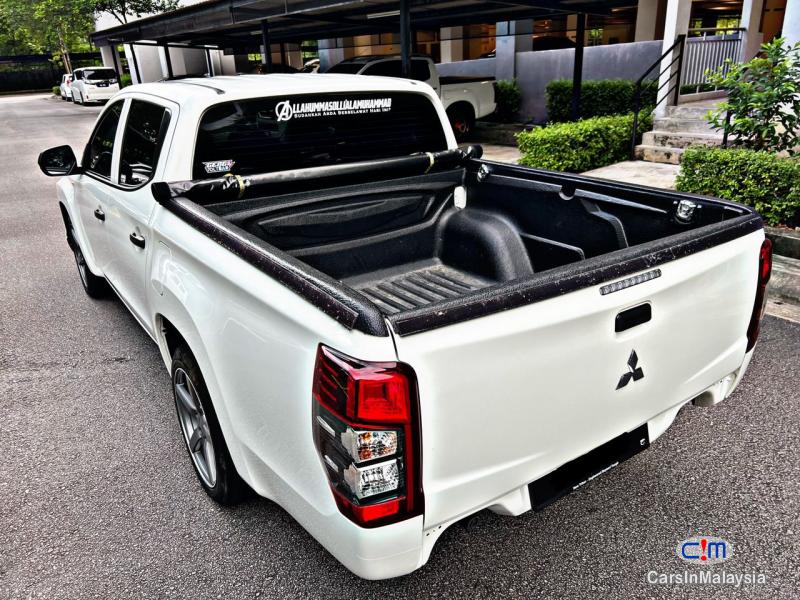Mitsubishi Triton 2.5-LITER 2WD CAB CHASIS NEW FACELIFT Manual 2022 in Malaysia - image
