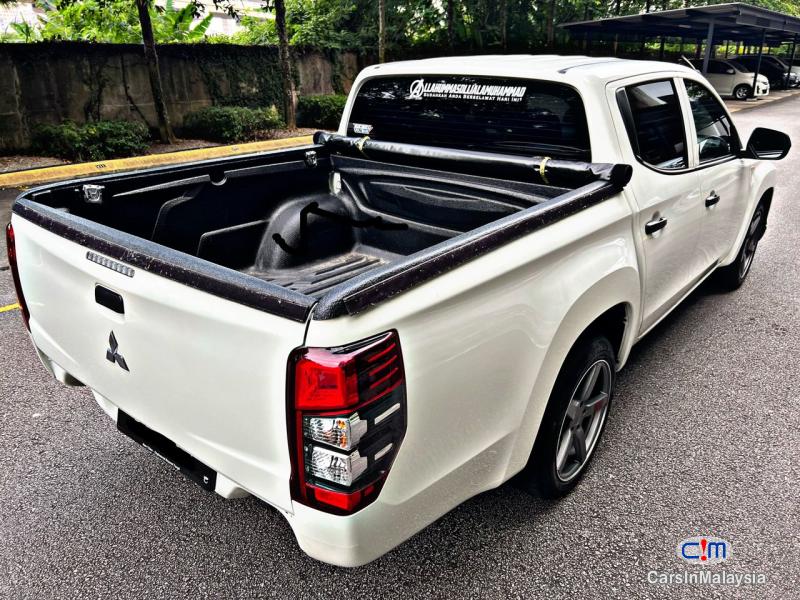 Mitsubishi Triton 2.5-LITER 2WD CAB CHASIS NEW FACELIFT Manual 2022 - image 9