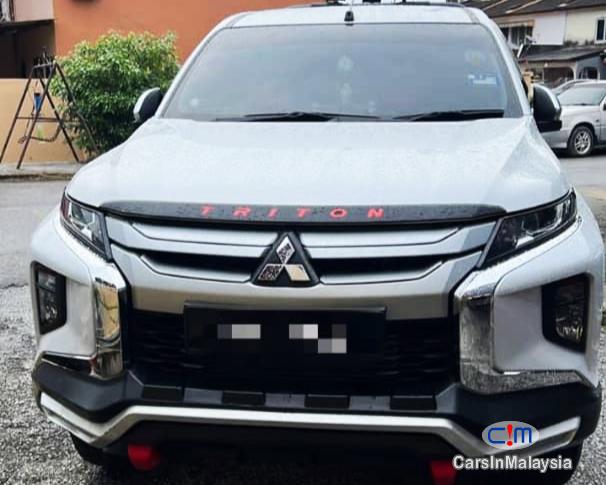 Picture of Mitsubishi Triton 2.4-LITER 4X4 4WD SAMBUNG BAYAR Automatic 2020