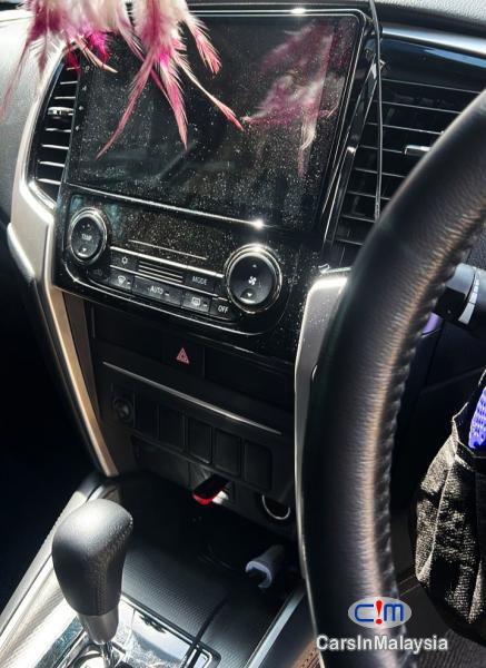 Mitsubishi Triton 2.4-LITER 4X4 4WD SAMBUNG BAYAR Automatic 2020 in Selangor - image