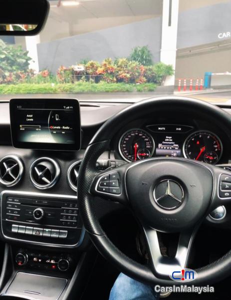 Mercedes Benz A180 1.6-LITER LUXURY HATCHBACK Automatic 2021 - image 9