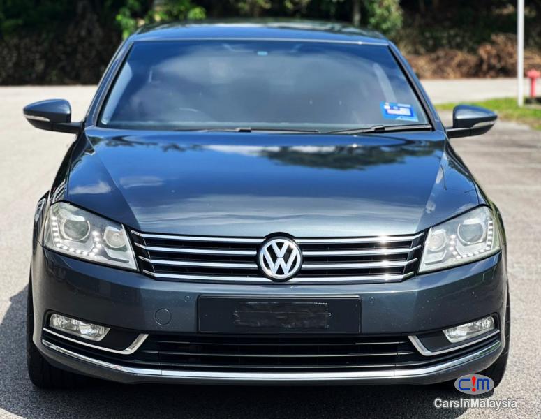 Volkswagen Passat 1.8-LITER LUXURY SEDAN CAR CONTINUE LOAN Automatic 2015 - image 3