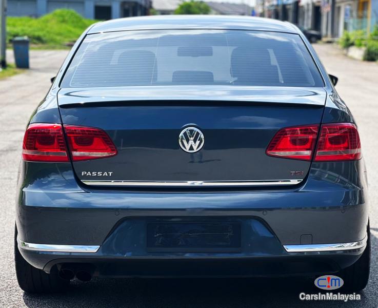 Volkswagen Passat 1.8-LITER LUXURY SEDAN CAR CONTINUE LOAN Automatic 2015 - image 4