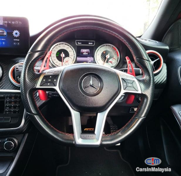 Mercedes Benz A250 2.0-LITER LUXURY SPORTS HB Automatic 2019 in Selangor - image