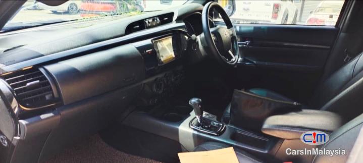 Toyota Hilux 2.4-LITER 4x4 KERETA SAMBUNG BAYAR Automatic 2019 in Kuala Lumpur
