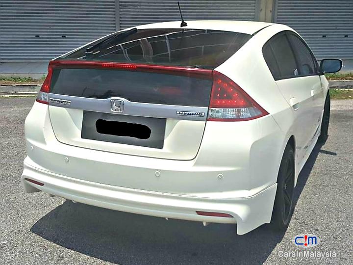 Honda Insight 1.4-LITER FUEL ECONOMY SEDAN HYBRID Automatic 2012 - image 2