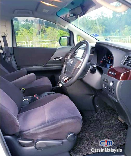 Toyota Vellfire 2.4-LITER LUXURY FAMILY MPV Automatic 2012 - image 5