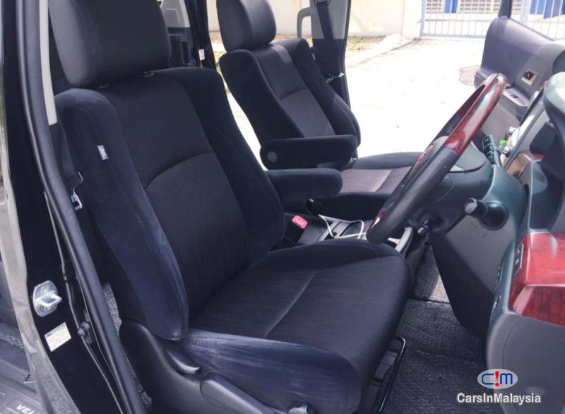 Toyota Vellfire 2.4-LITER LUXURY FAMILY MPV Automatic 2010 in Selangor - image