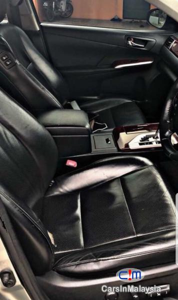 Toyota Camry 2 Automatic 2013 - image 9