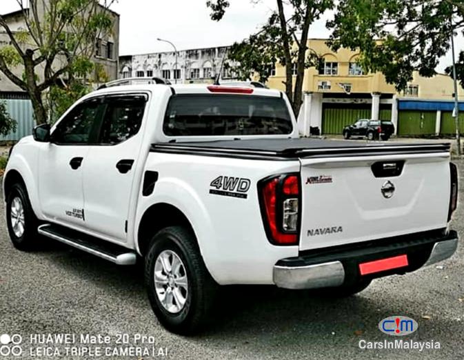 Nissan Navara 2.5-LITER 4X4 TURBO DIESEL AUTO Automatic 2018 - image 2