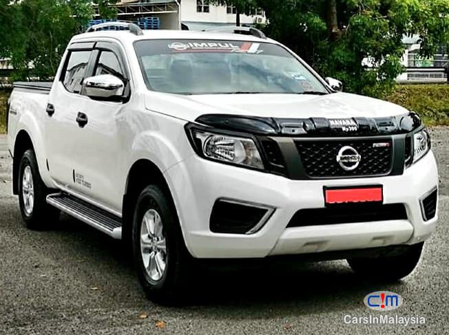 Nissan Navara 2.5-LITER 4X4 TURBO DIESEL AUTO Automatic 2018 - image 9