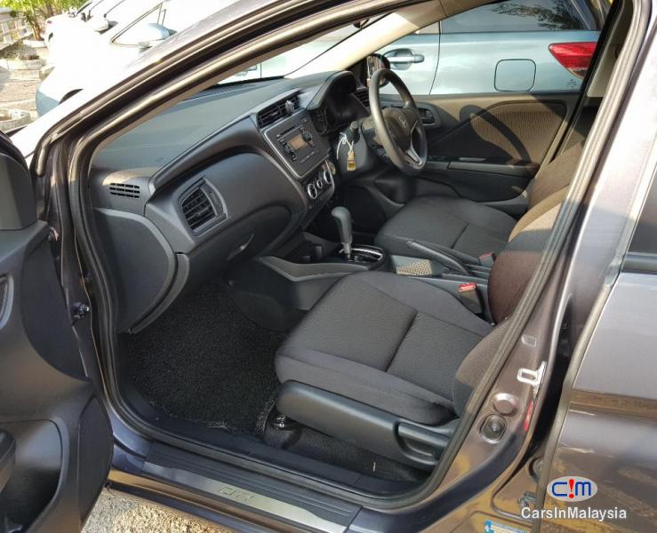Honda City 1.5-LITER ECONOMY SEDAN Automatic 2018 in Selangor - image