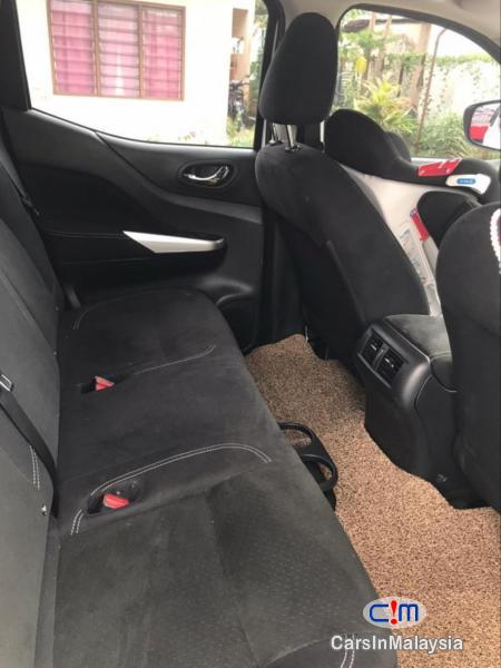 Nissan Navara 2.5-LITER 4X4 4WD CAB CHASSIS DIESEL TURBO Automatic 2019 - image 3
