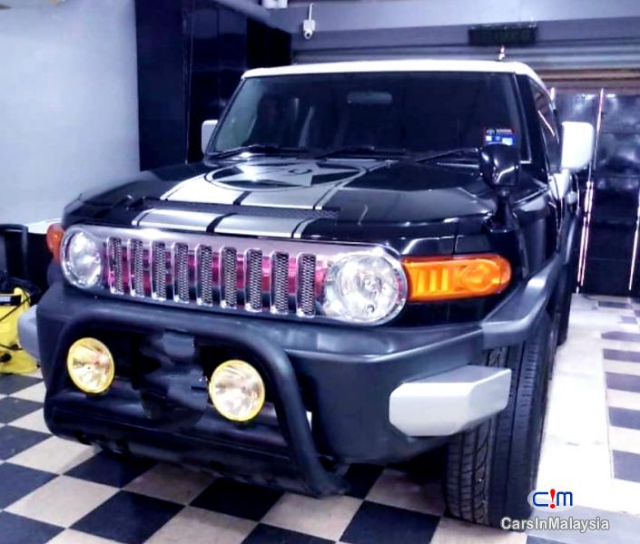 Toyota FJ Cruiser 4.0-LITER SPORTY SUV Automatic 2015 in Malaysia