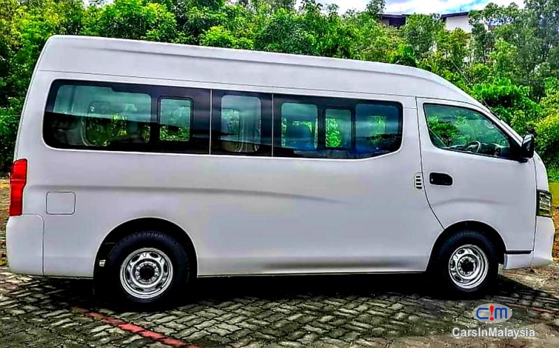 Nissan NV350 Urvan 2.5-LITER DIESEL FAMILY BUSINESS PASSENGER Manual 2018 - image 13