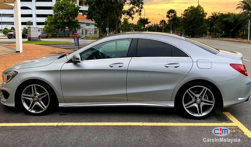 Mercedes Benz CLA250 2.0-LITER LUXURY SEDAN Automatic 2019 - image 3